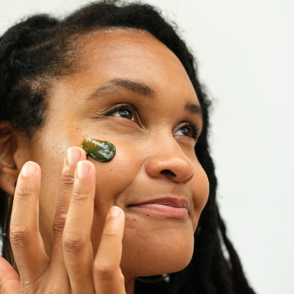 Inlight Superfood Mask model.webp